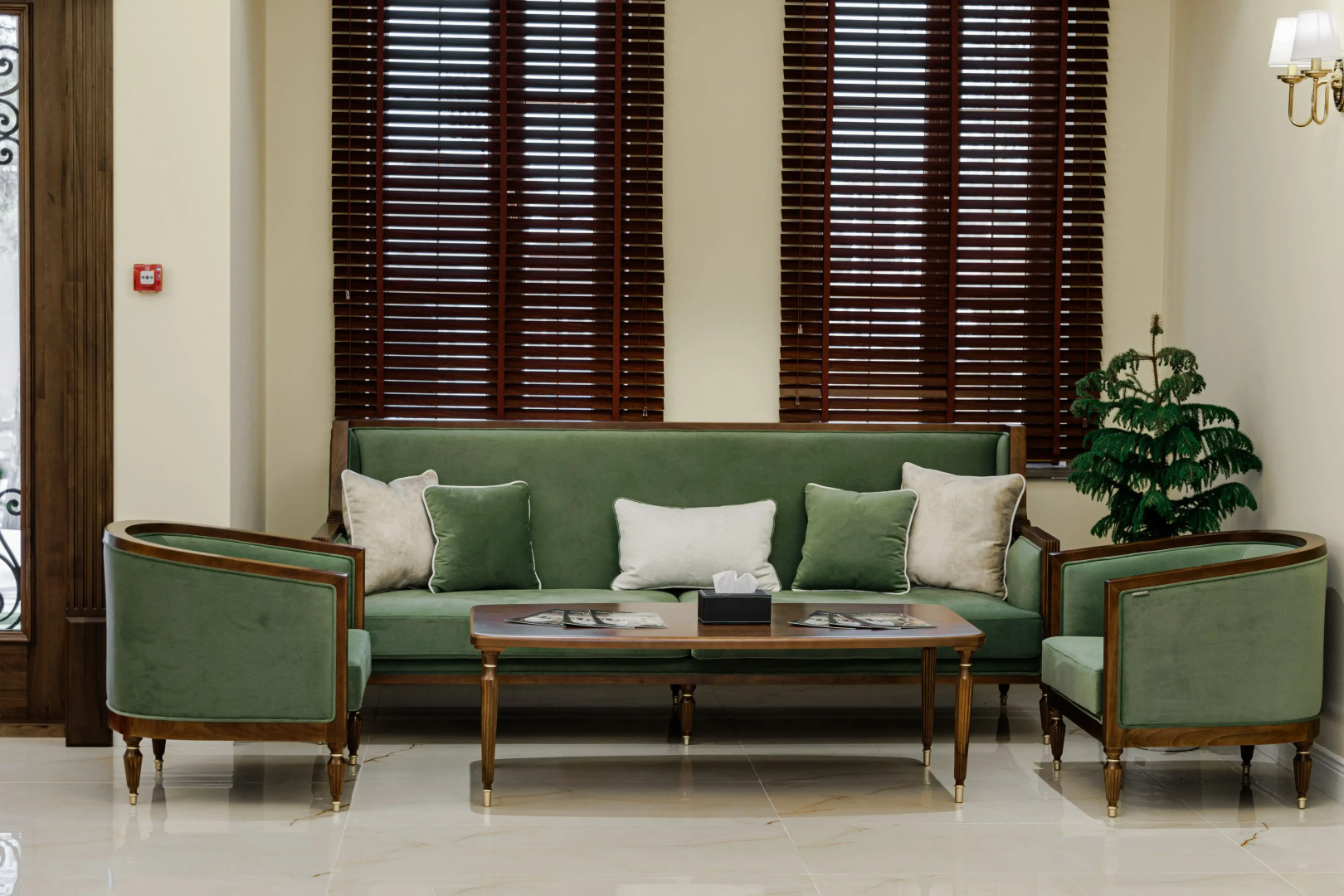 Photo - Astoria Plaza Hotel