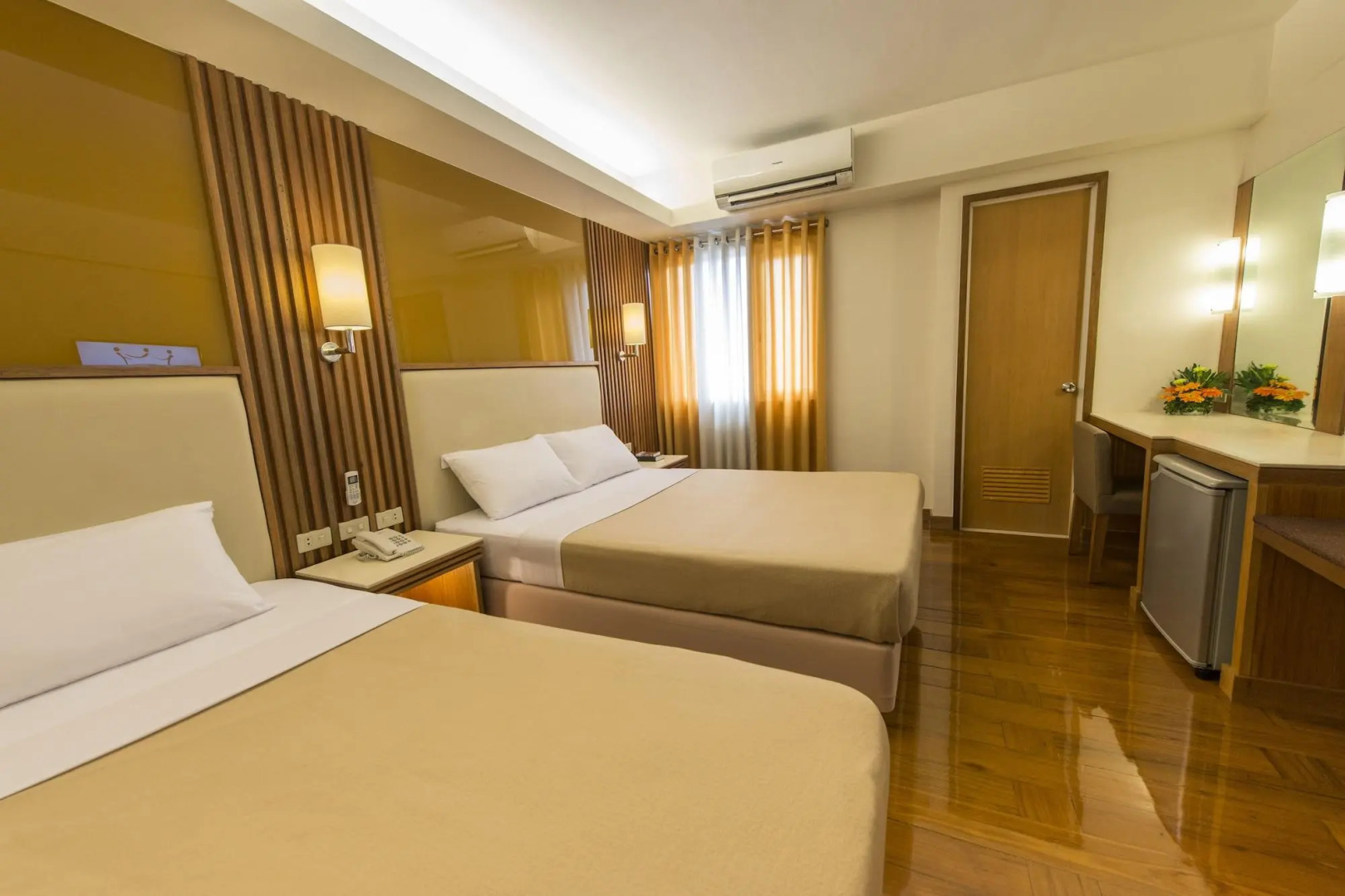 Foto - Kabayan Hotel Pasay