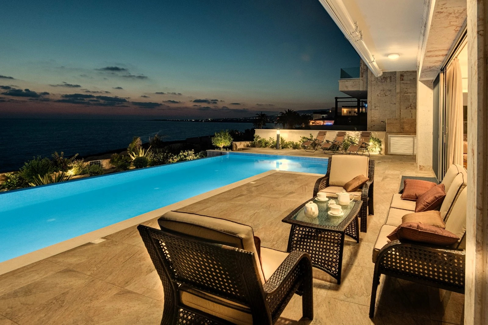 Photo - Olymp Luxury Villa D - Luxury Escape with Direct Beach Access and Unique Sunsets