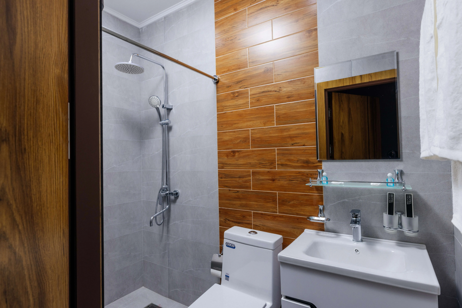 Photo - Royal Sebzor Hotel