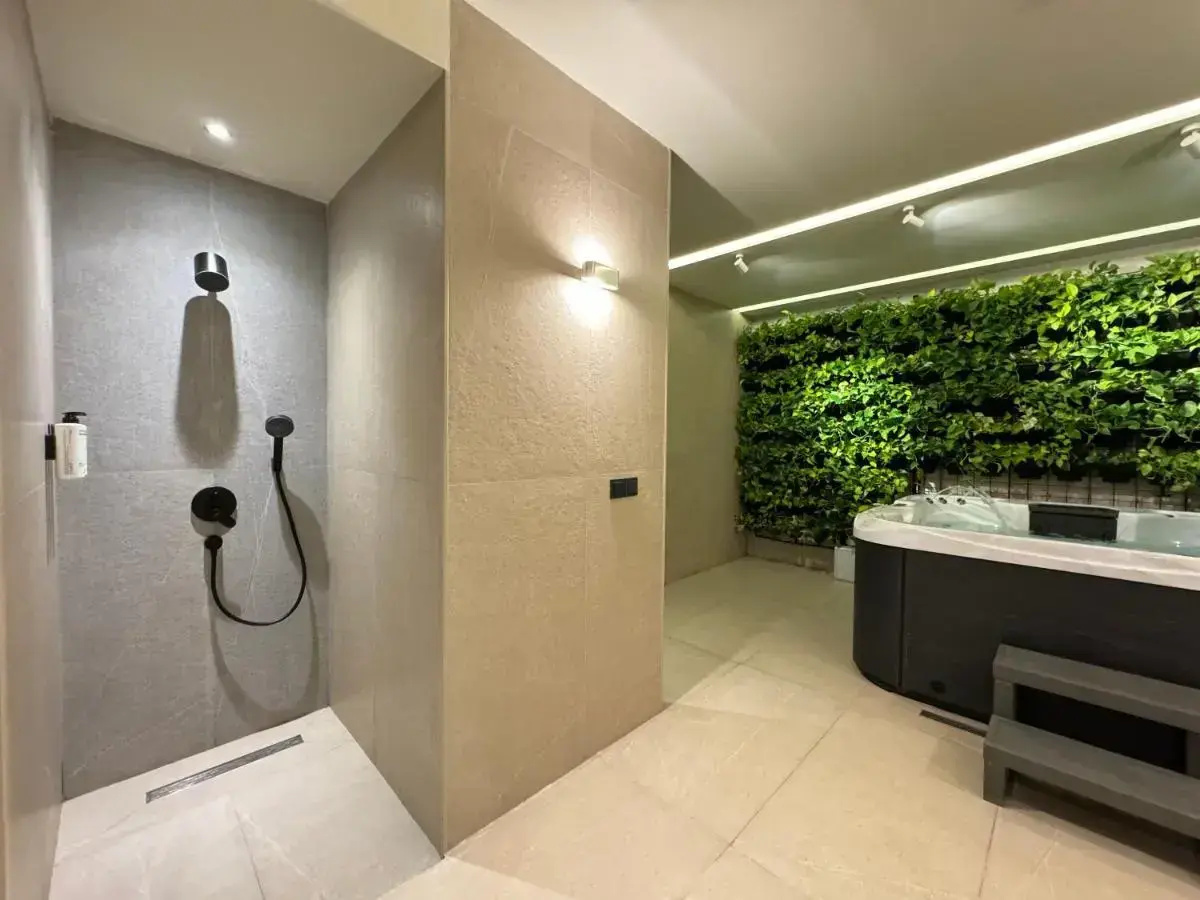 Foto - Design Hotel & Private Spa - Tbilisi Edition