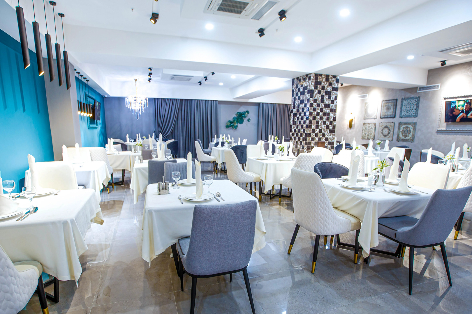 Photo - Krokus Plaza