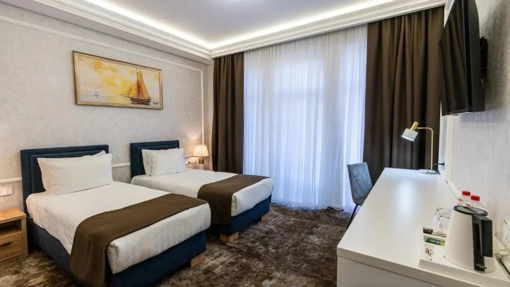 Photo - Garnet Mir Hotel