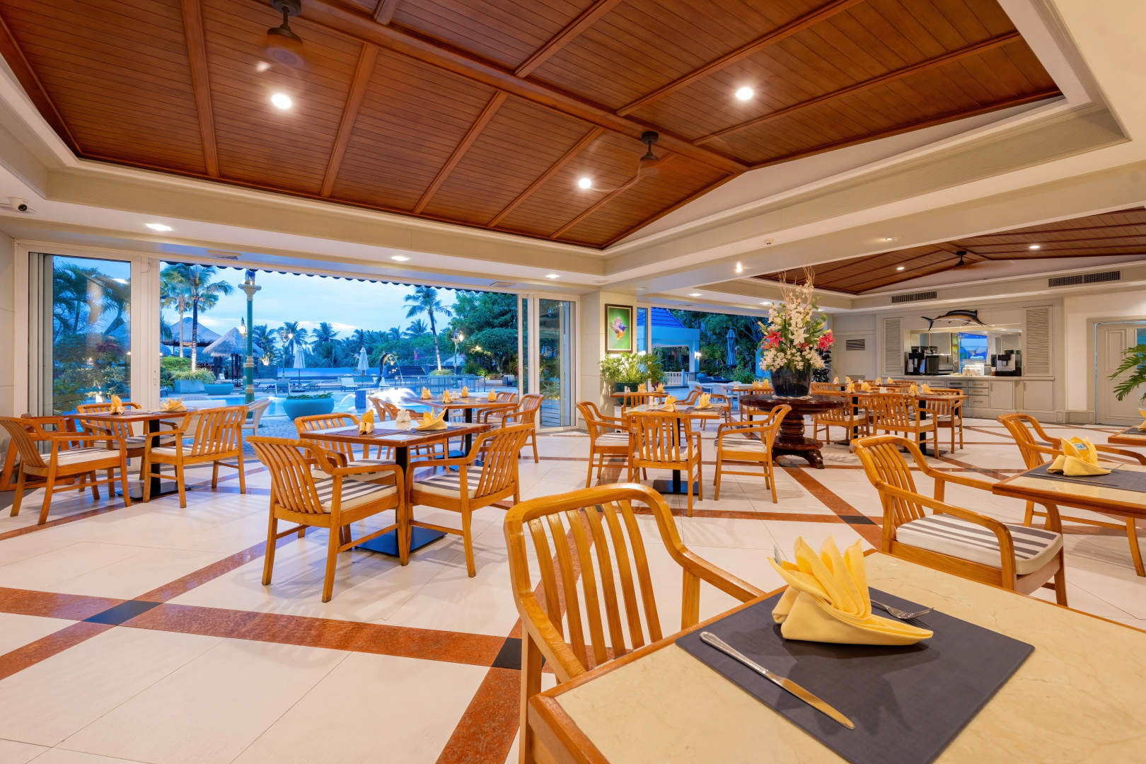 Foto - Andaman Beach Suites Hotel, Patong Phuket