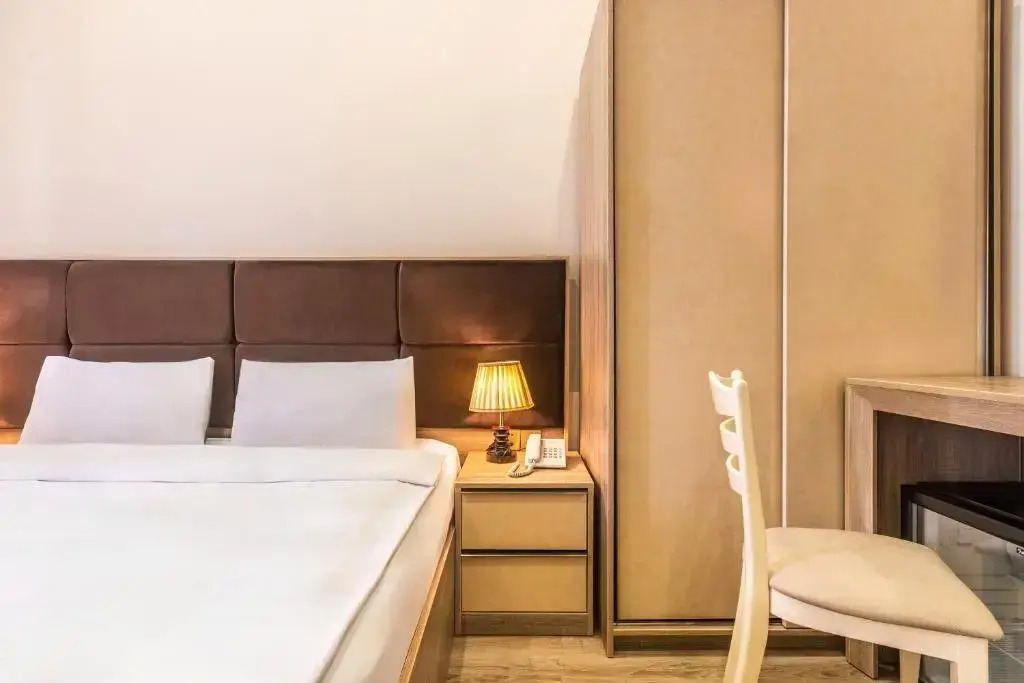 Photo - Deluxe Hotel