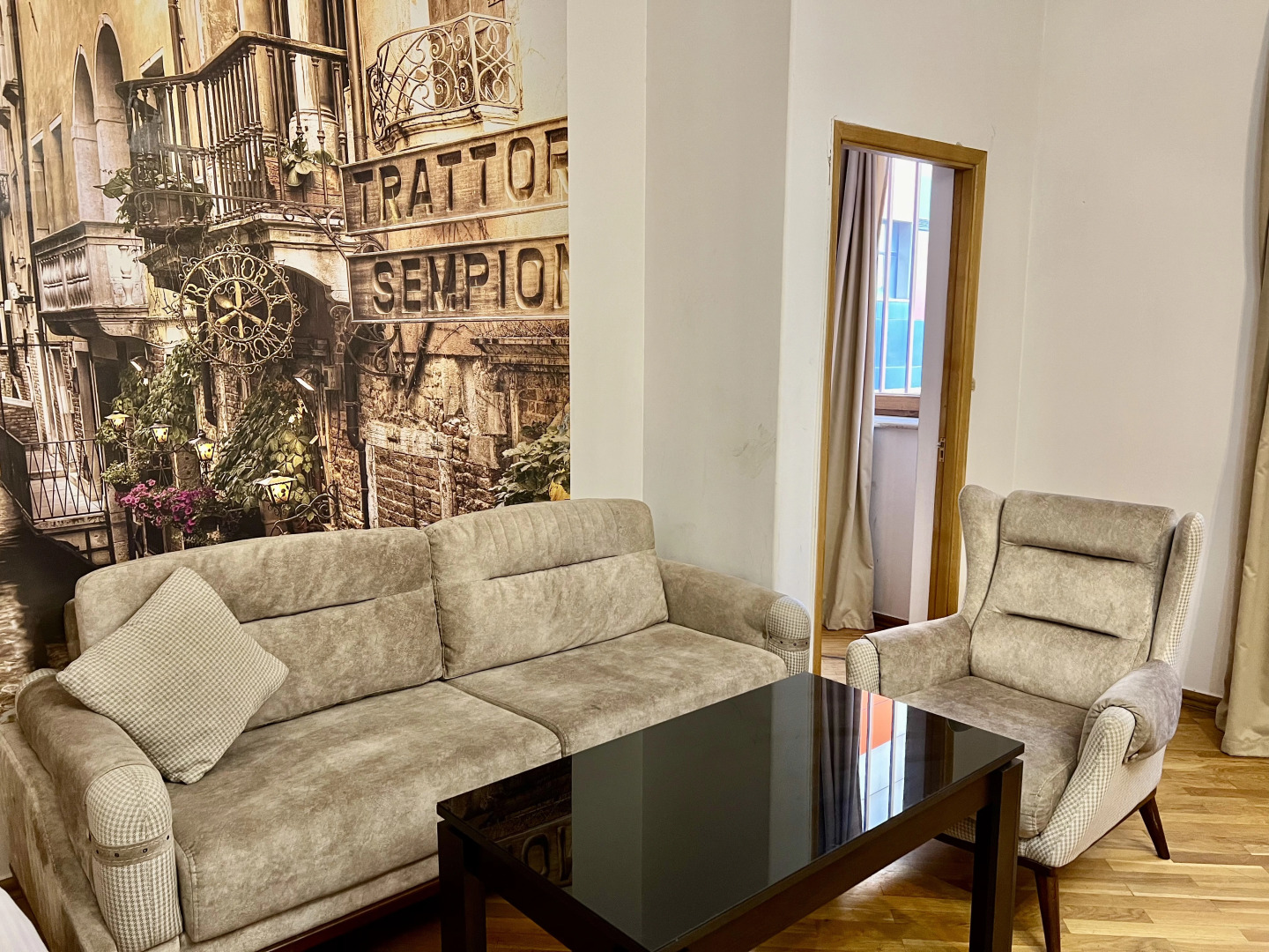 Photo - Family Hotel