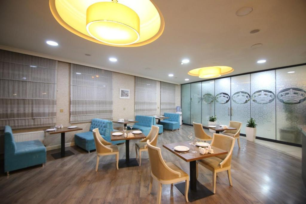 Photo - Empire Hotel