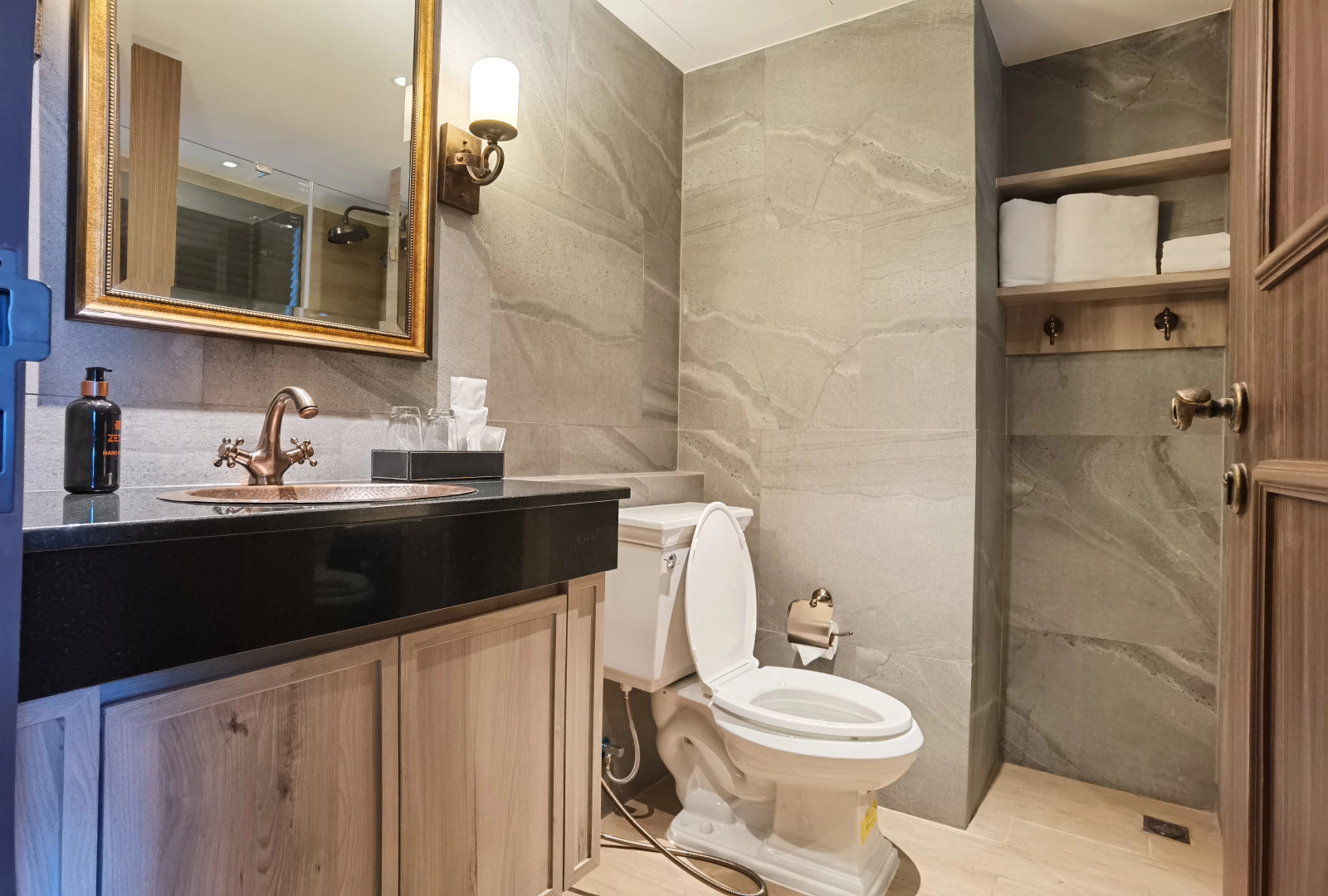 Foto - The Coach Hotel Sukhumvit - Asok BTS Bangkok