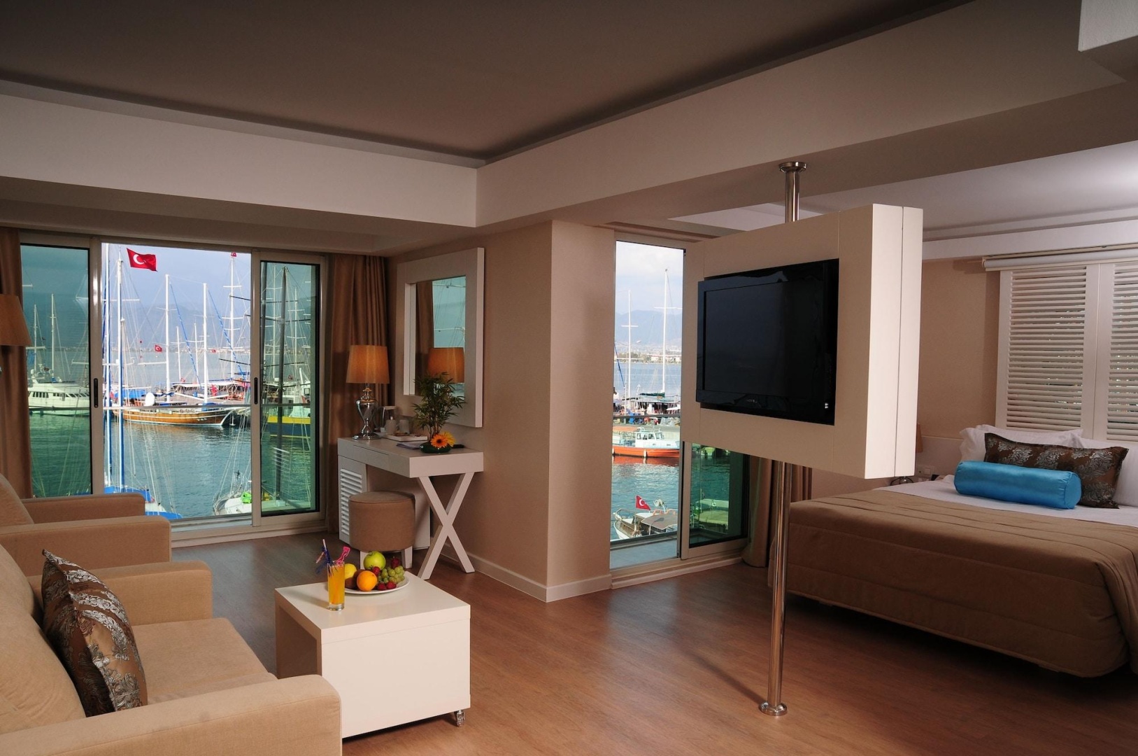 Photo - Alesta Yacht Hotel
