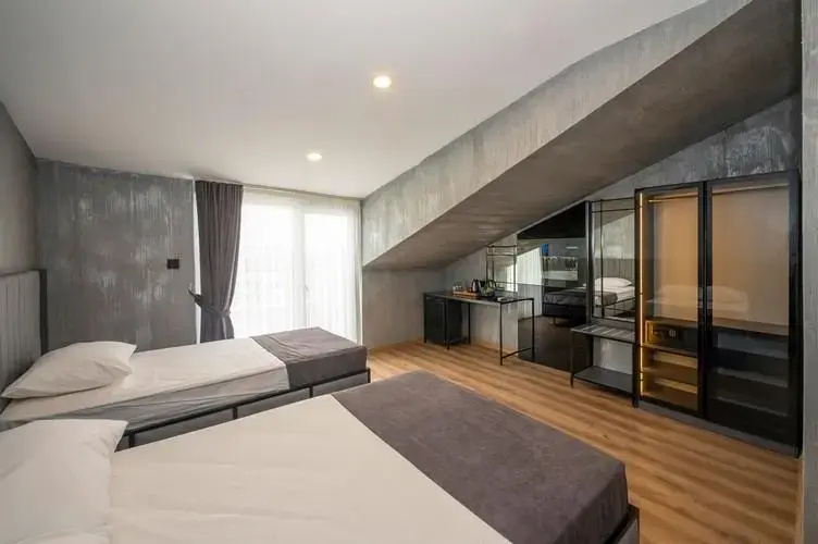 Photo - Continental Airport Hotel