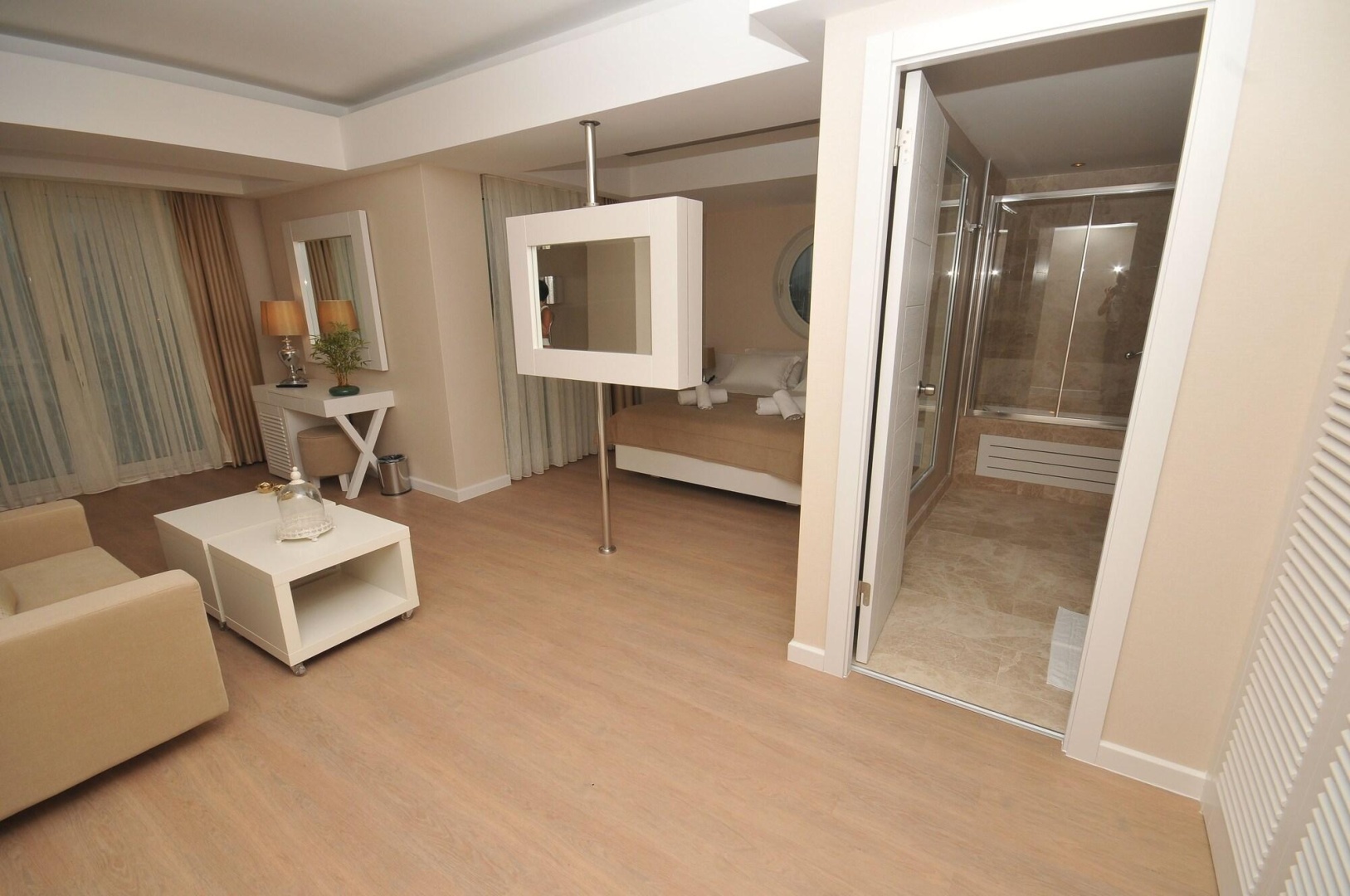 Photo - Alesta Yacht Hotel
