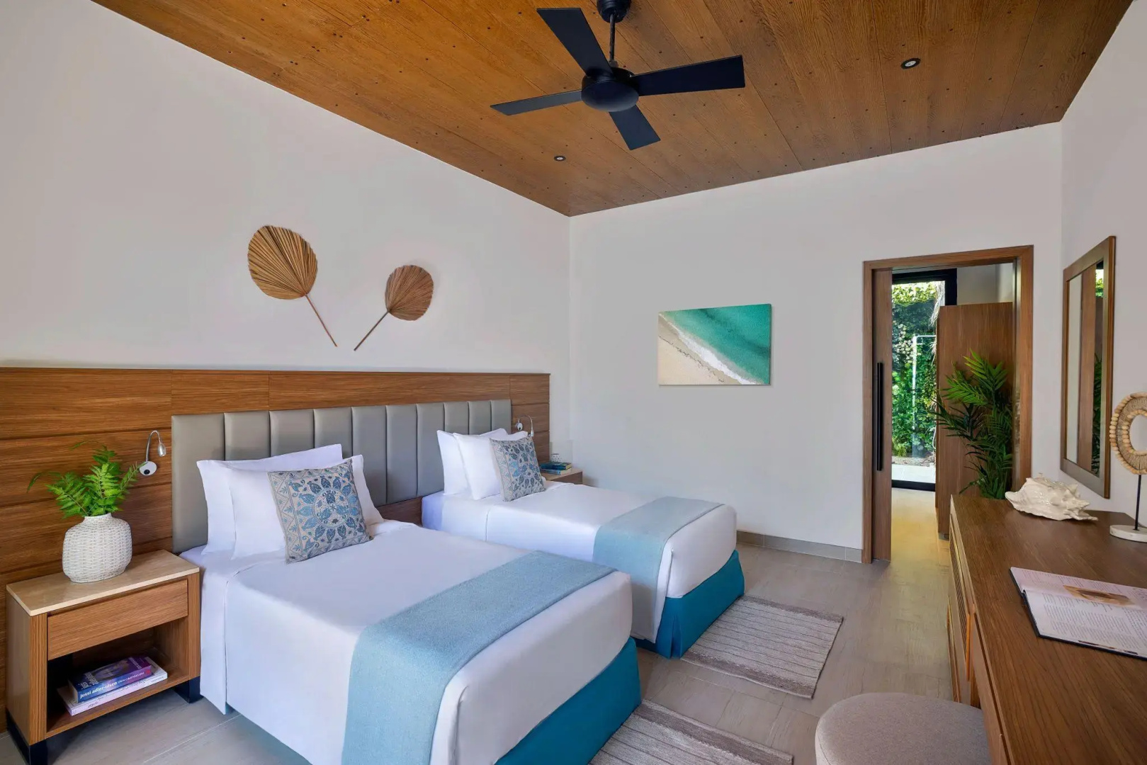 Photo - Anantara World Islands Dubai Resort