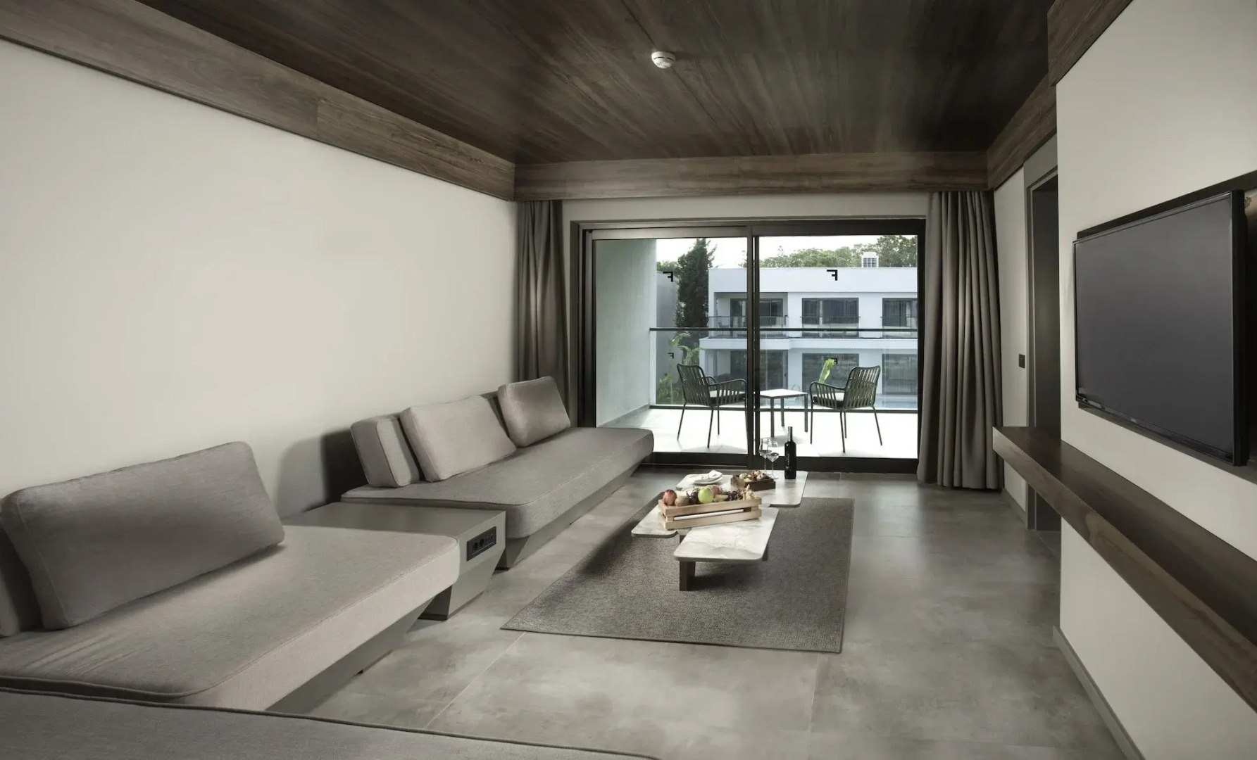 Photo - Paloma Finesse Side