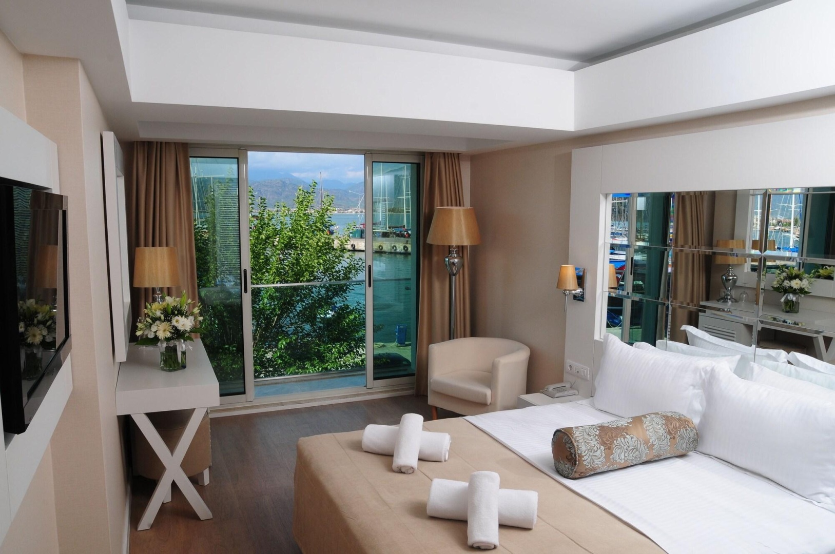 Photo - Alesta Yacht Hotel
