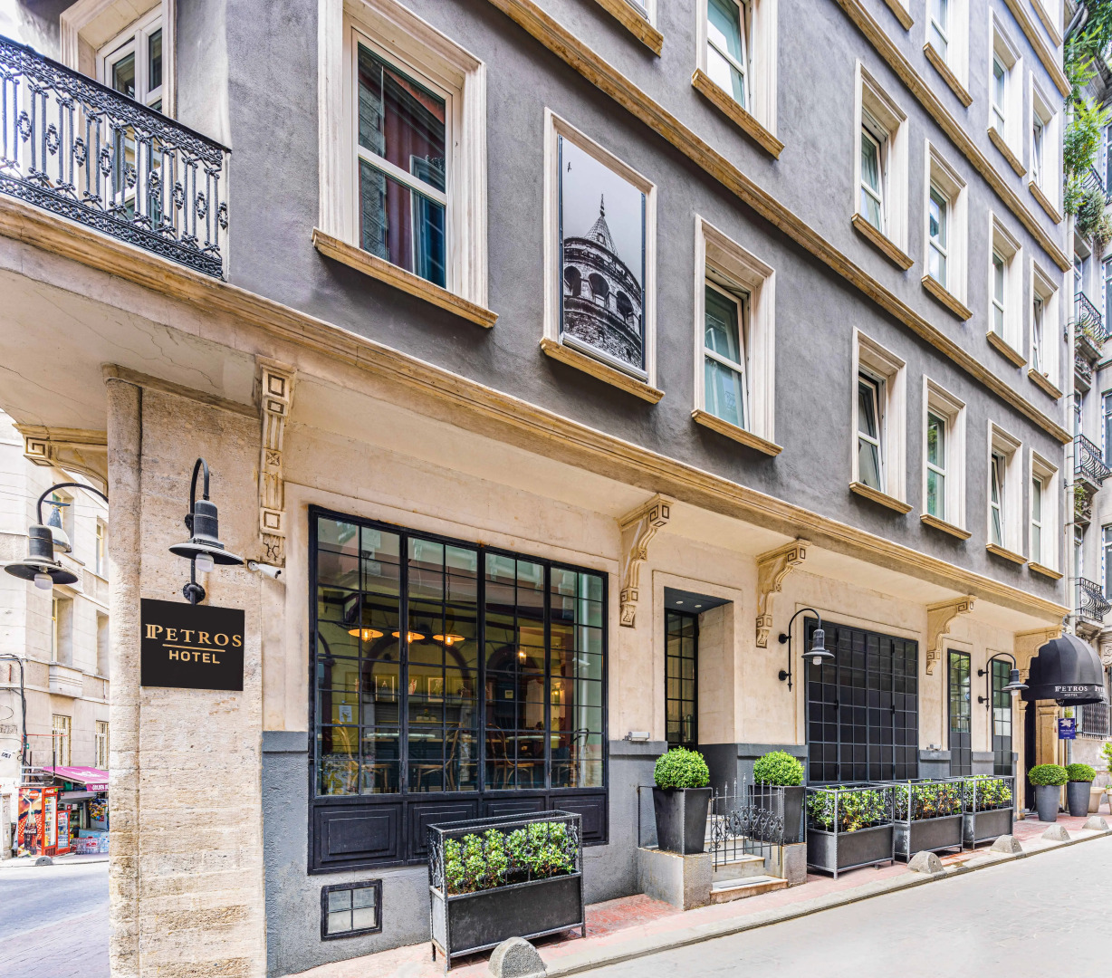 Photo - Petros Hotel