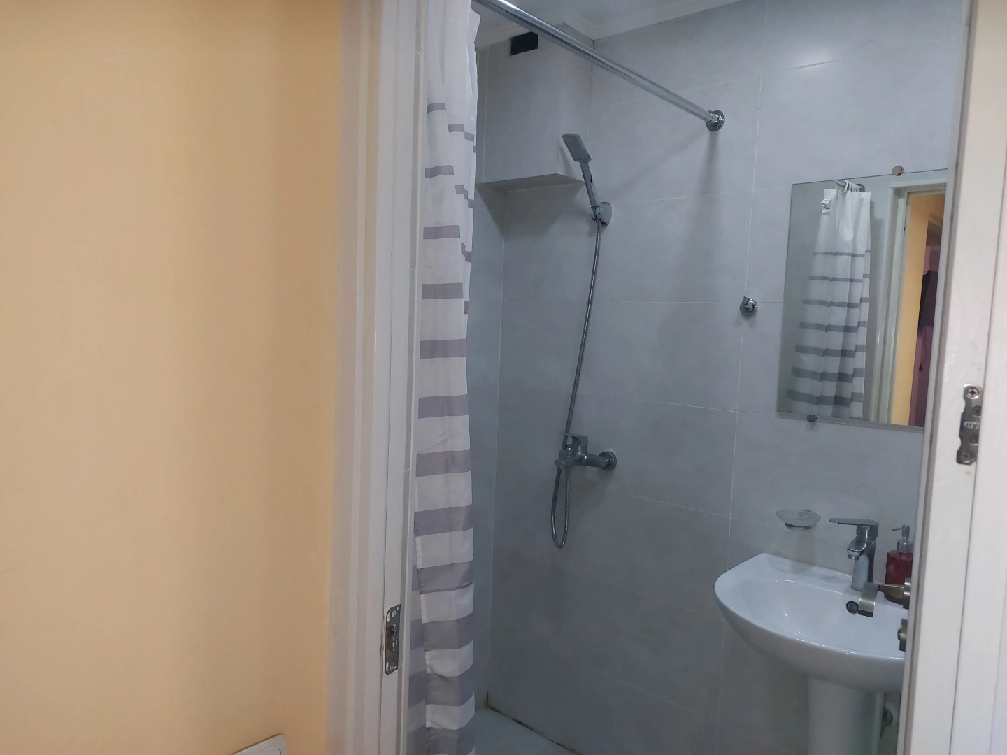 Photo - Hotel International