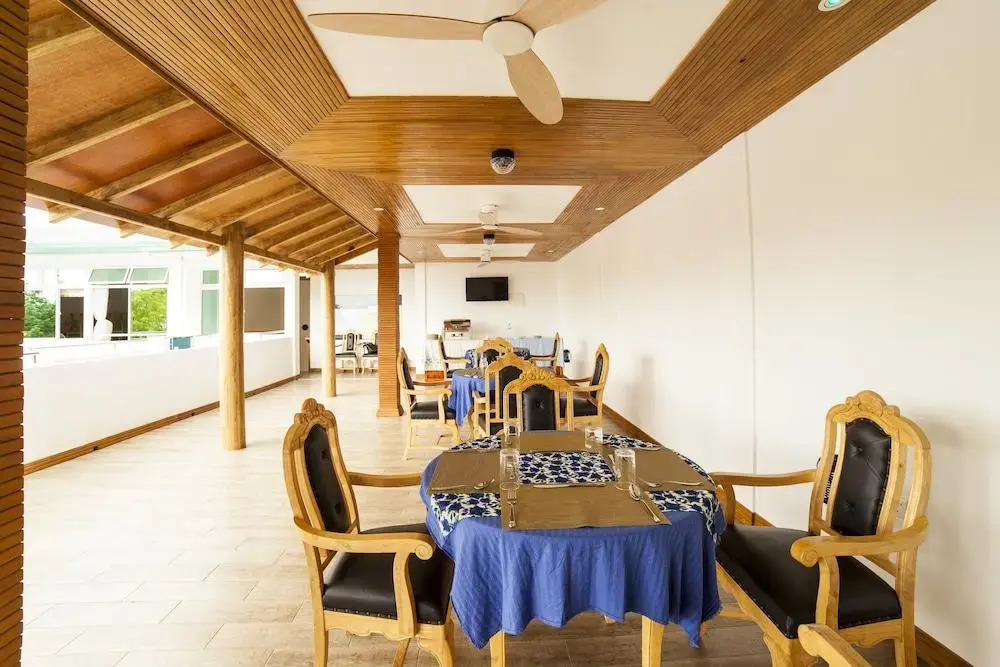 Foto - PERLA Dhangethi