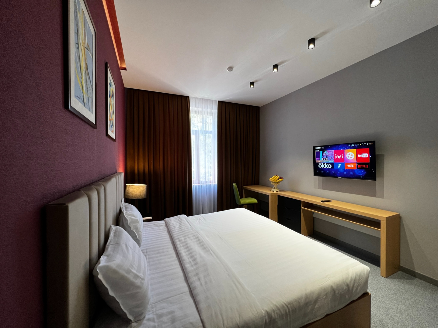 Photo - King Plaza Hotel