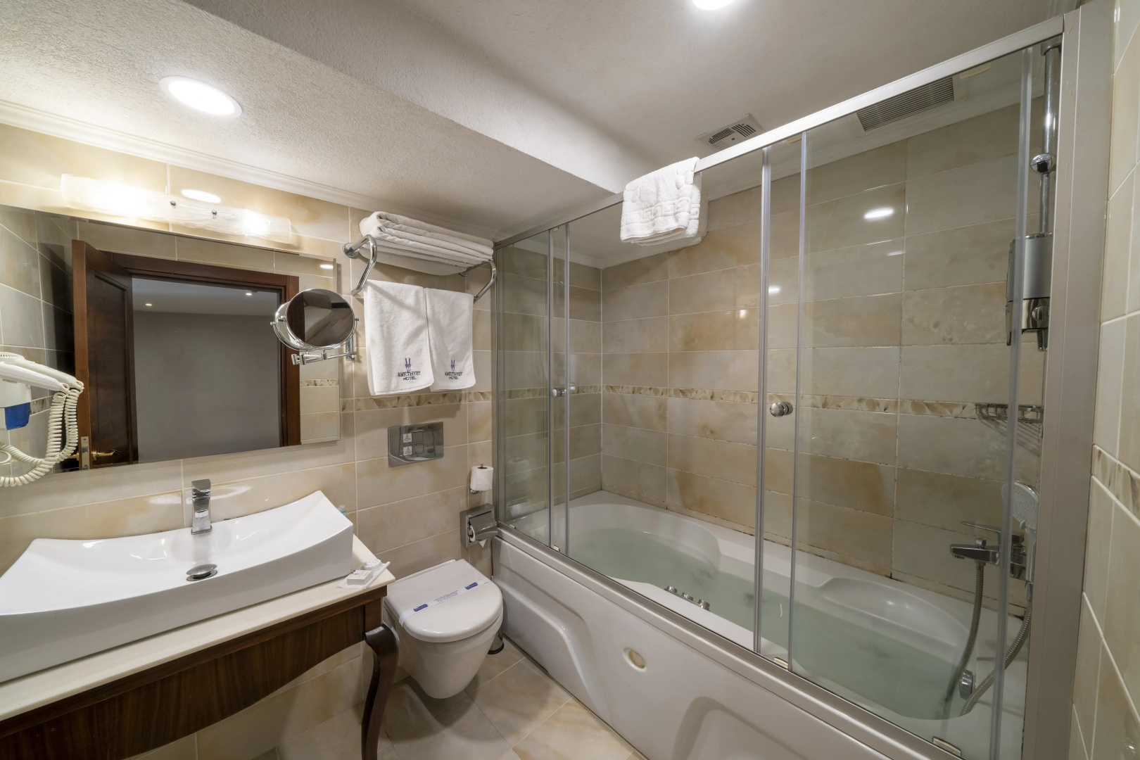 Photo - Amethyst Hotel