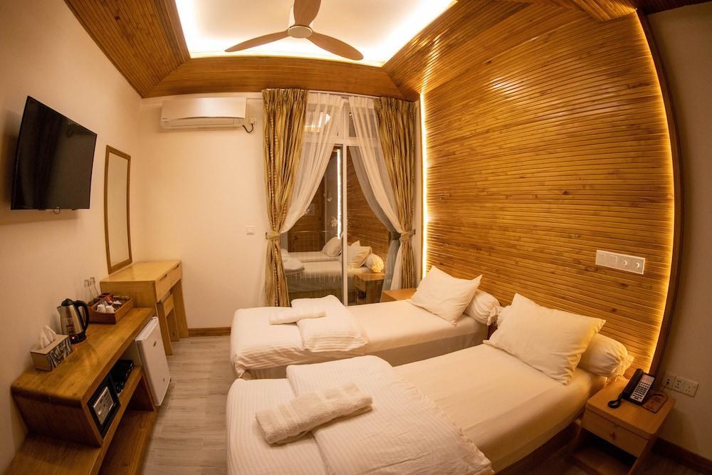 Foto - PERLA Dhangethi