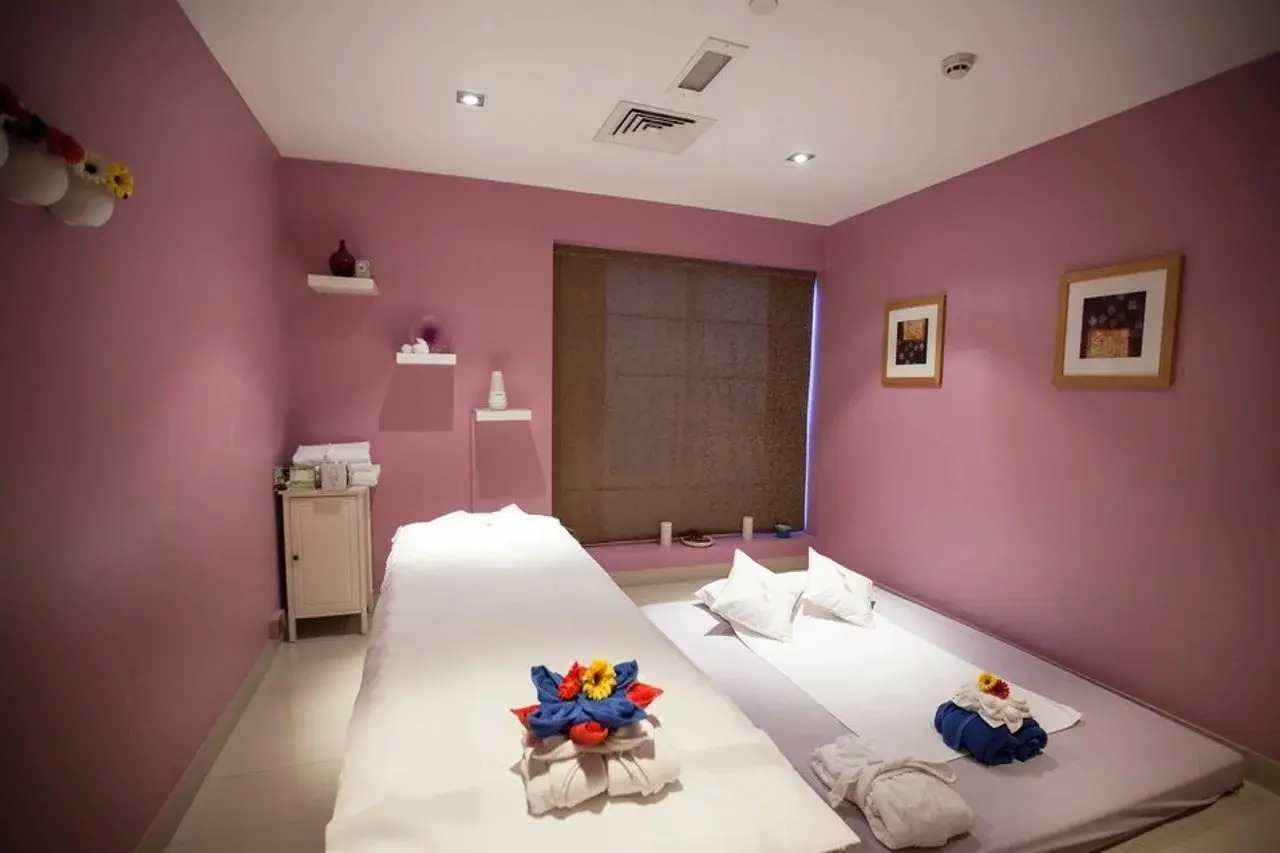 Photo - Four Points by Sheraton Bur Dubai