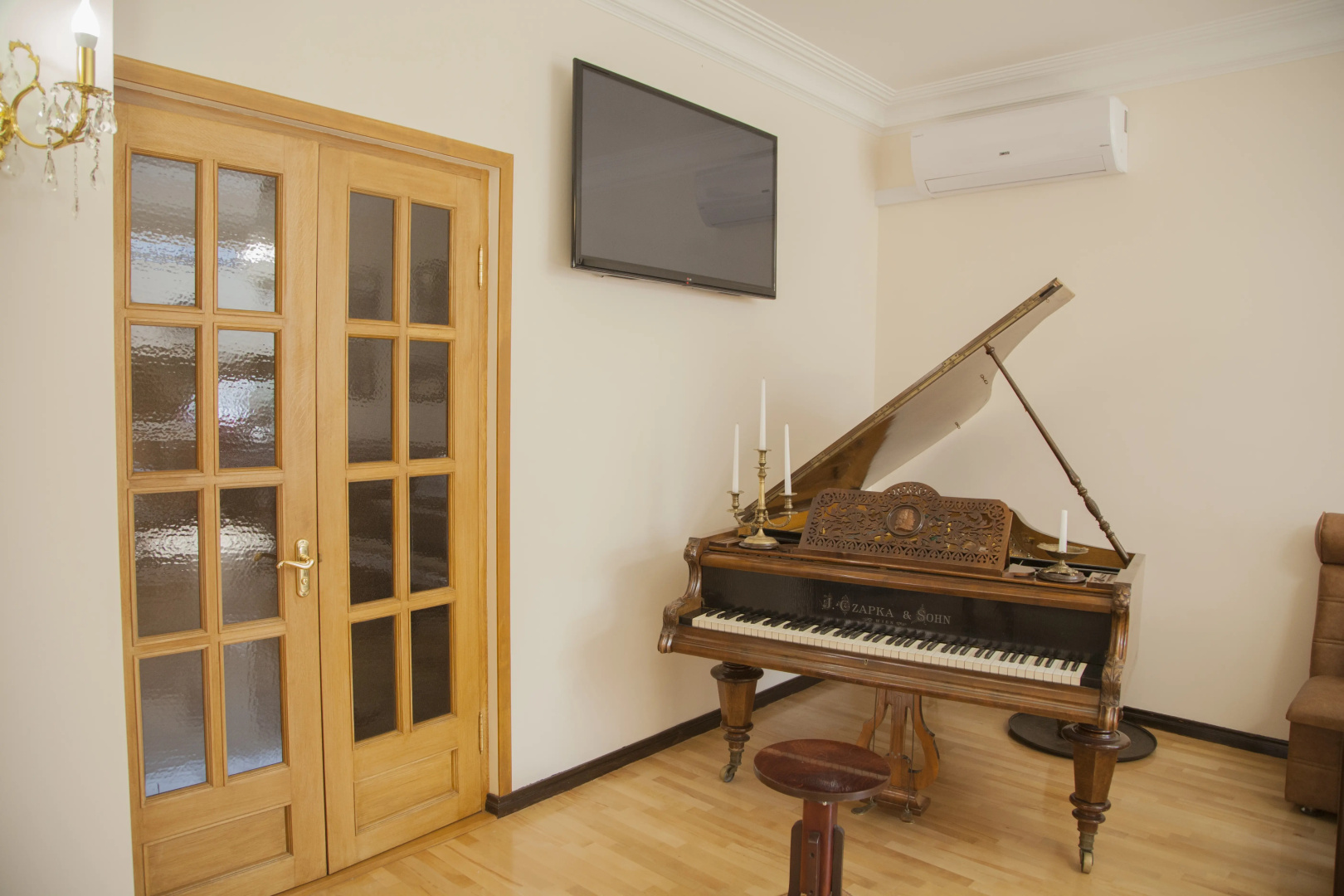 Photo - Hin Yerevantsi Hotel