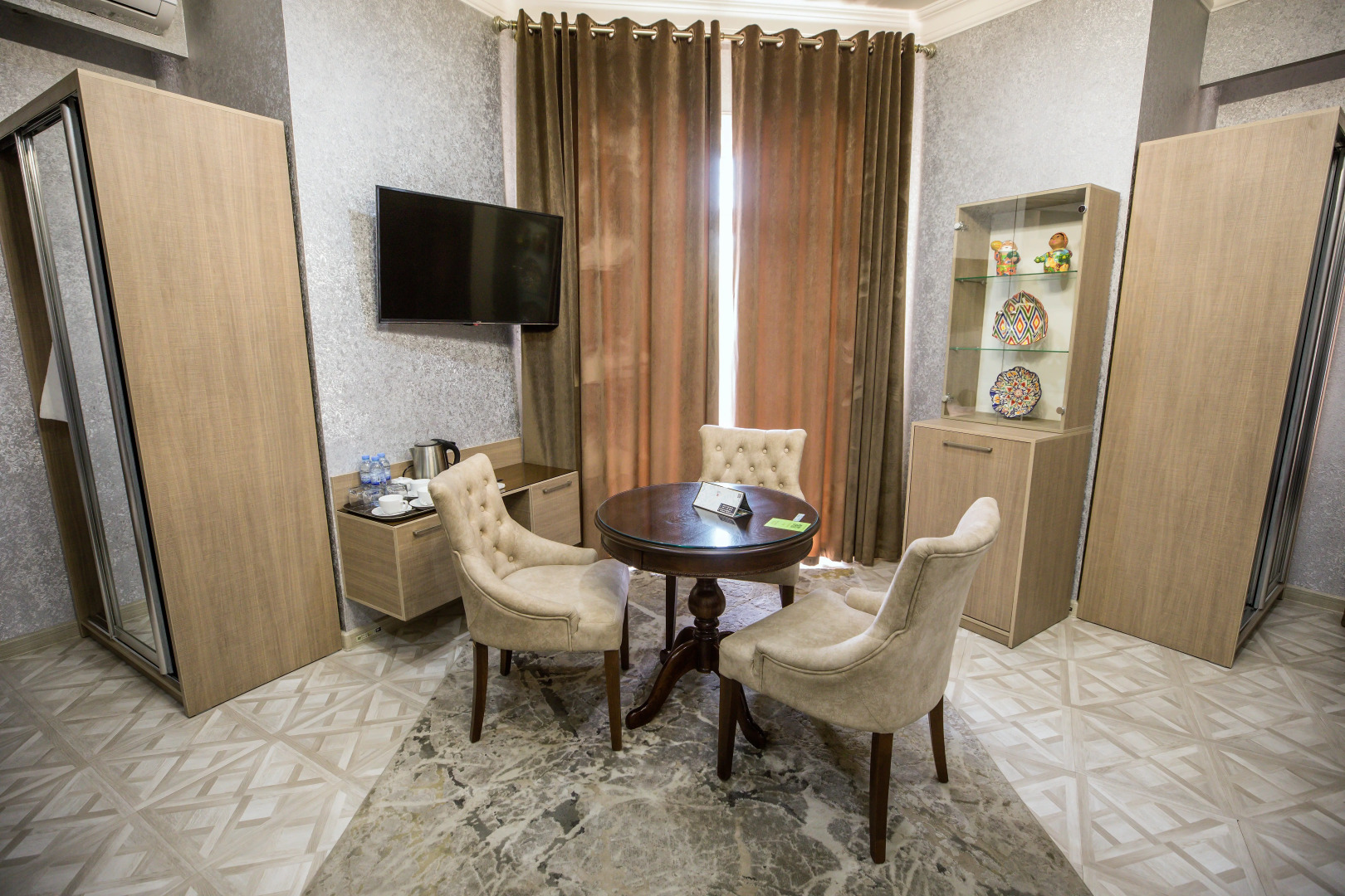 Photo - Leader Hotel