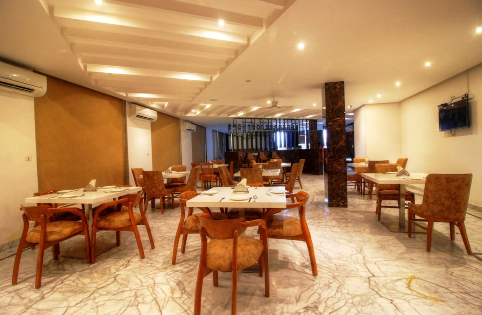 Photo - Hotel Almati Inn - Near Delhi Airport