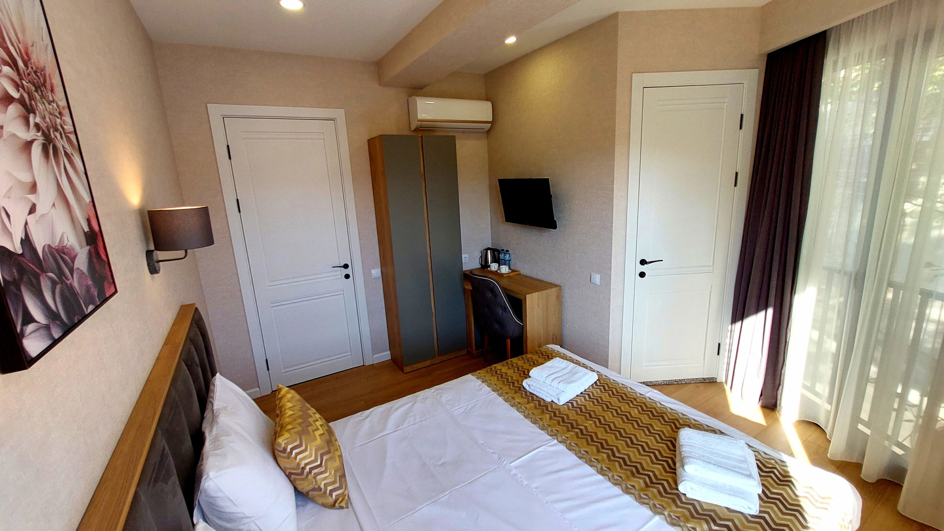 Photo - Falcon Boutique Hotel