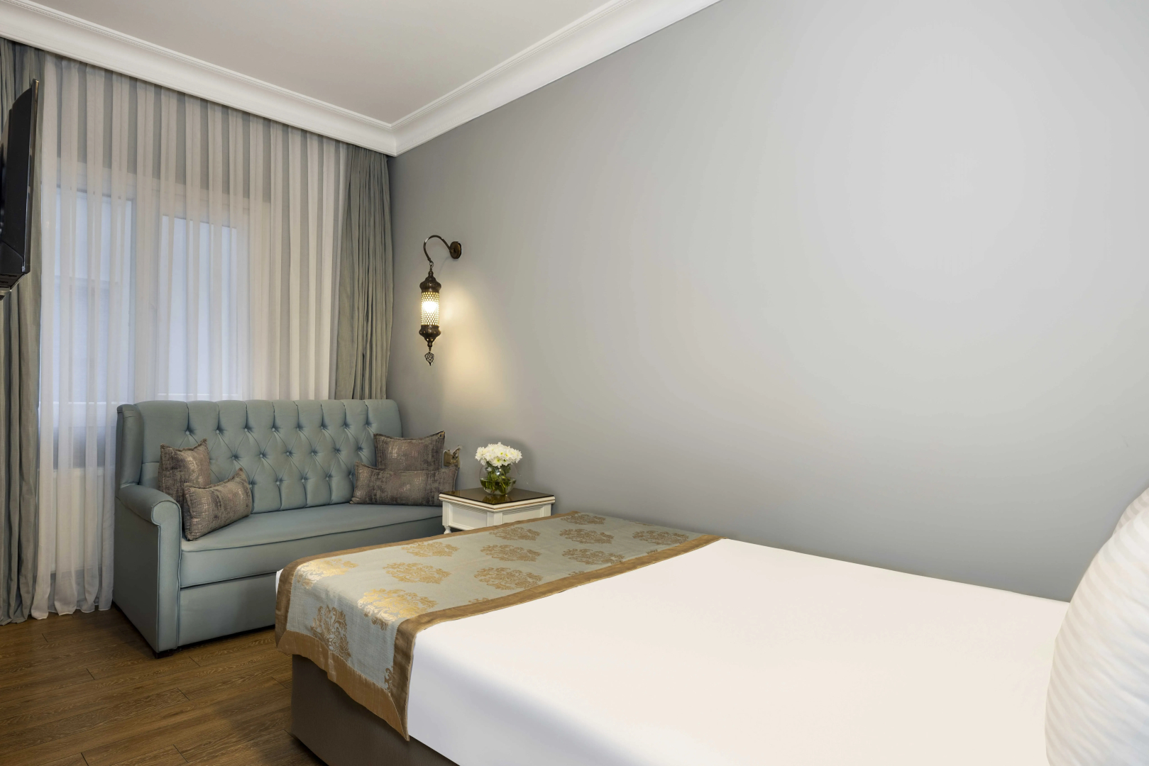 Photo - Raymond Blue Hotel