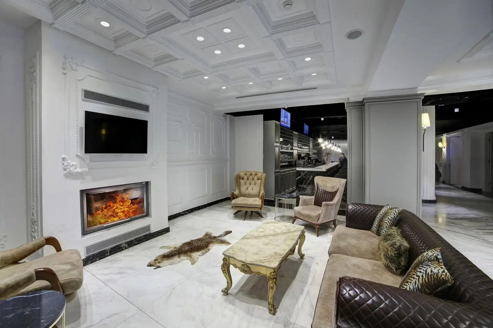 Photo - White Monarch Hotel