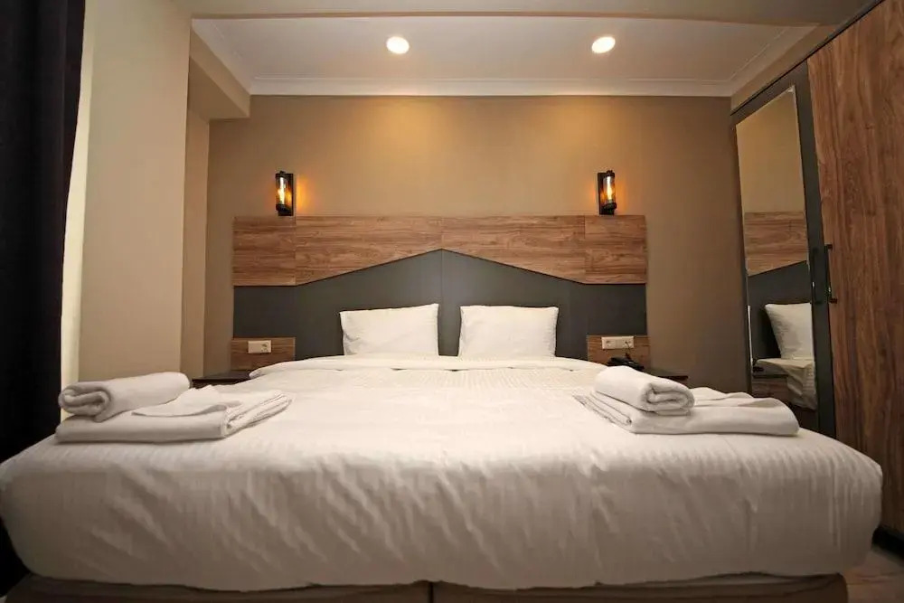 Photo - Corner Suite