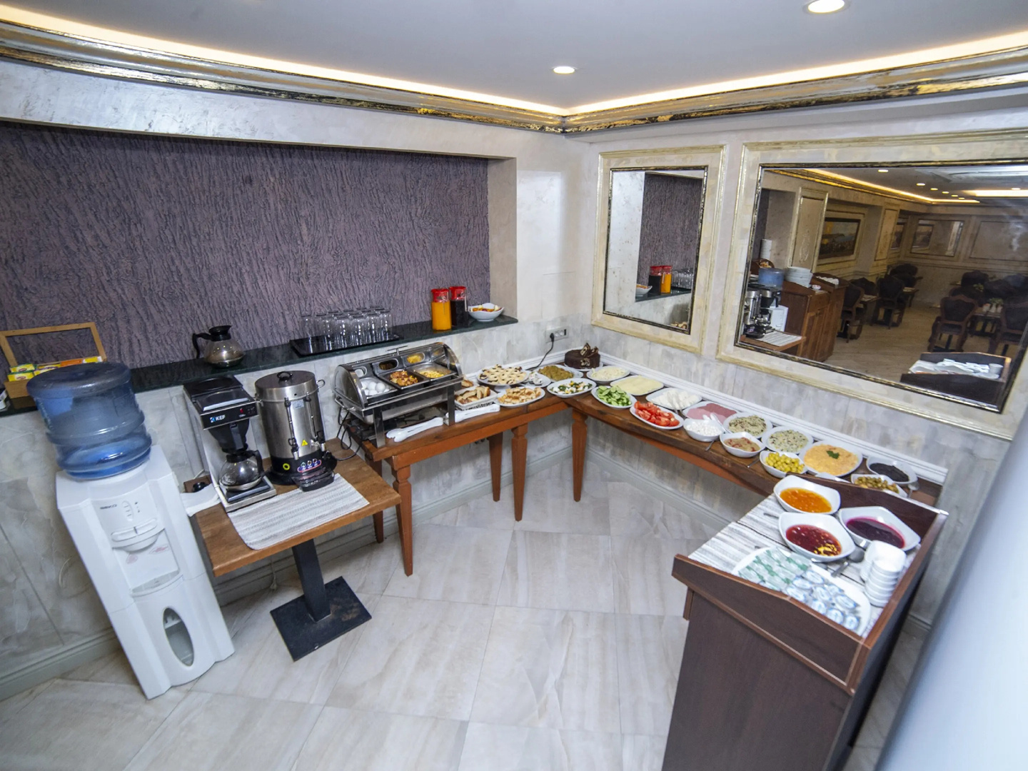 Photo - HHK Hotel Downtown Hotel