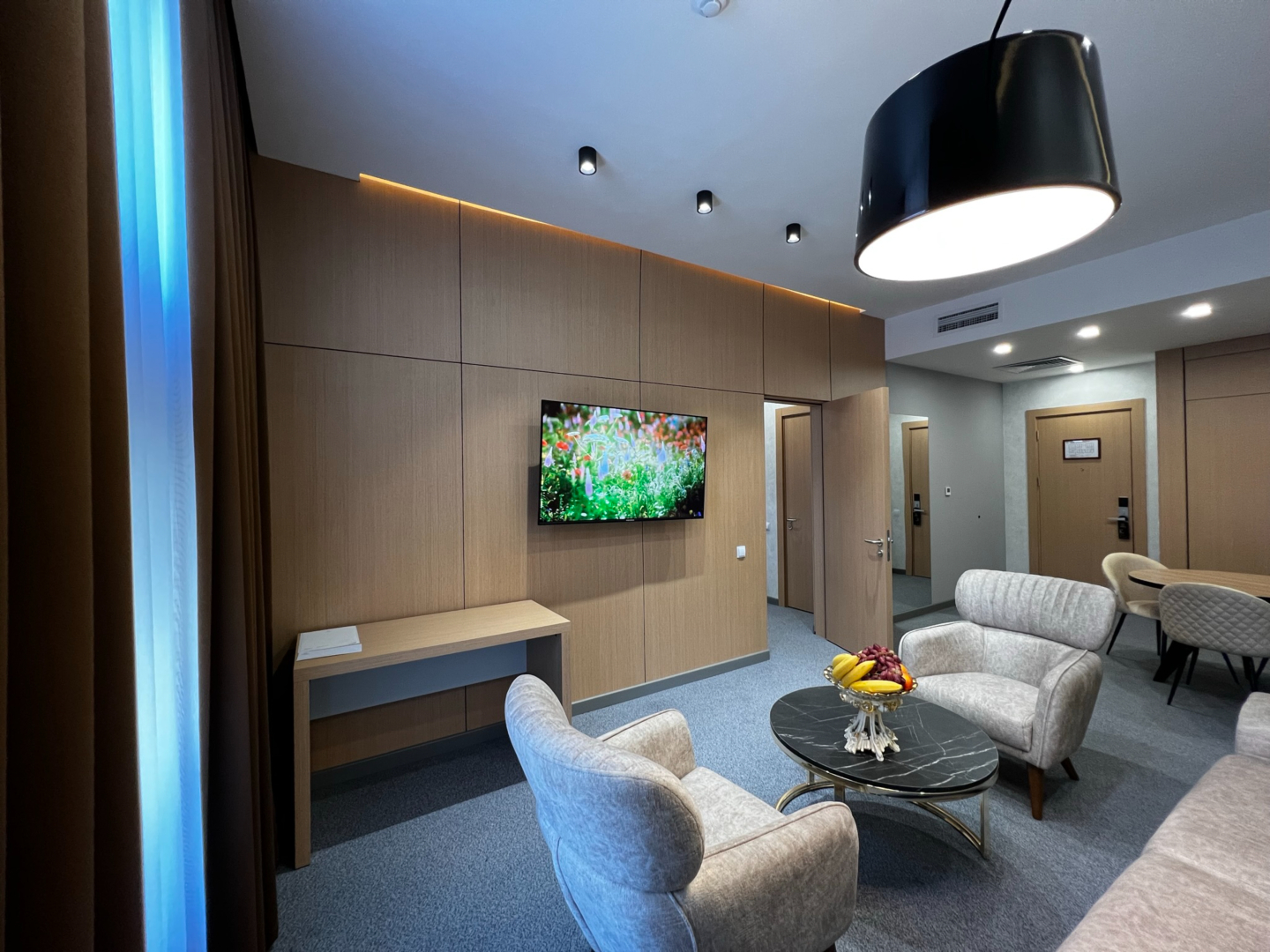 Photo - King Plaza Hotel