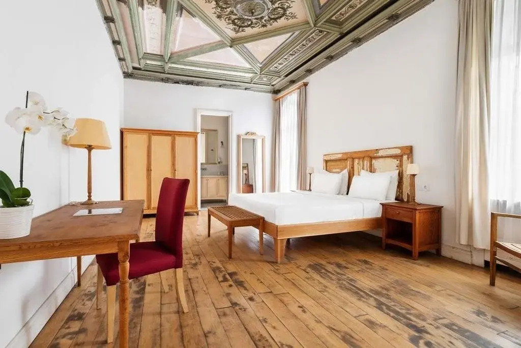 Photo - Adahan DeCamondo Pera, Autograph Collection