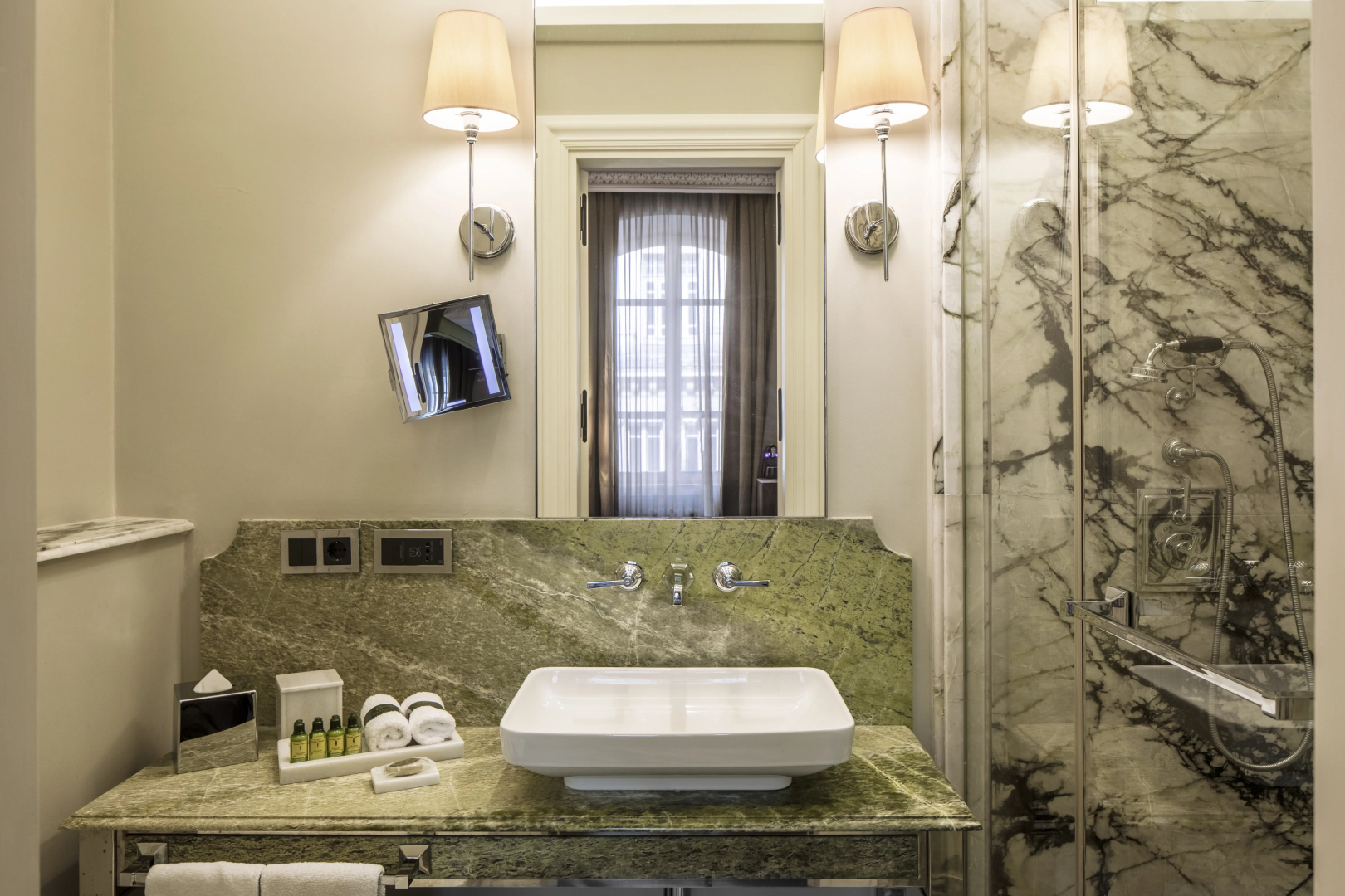 Photo - The Bank Hotel Istanbul, a Member of Design Hotels