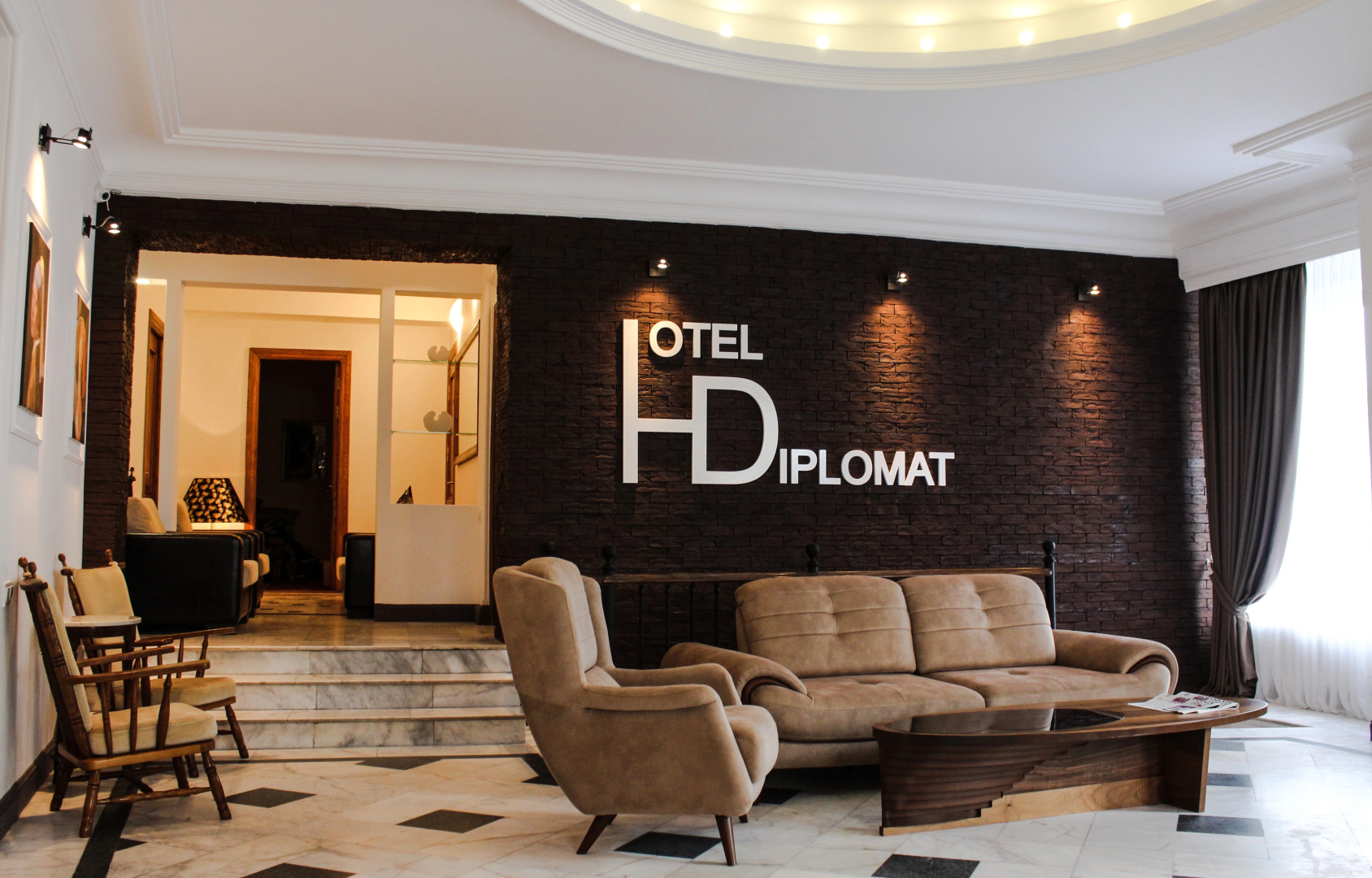 Photo - Diplomat Hotel