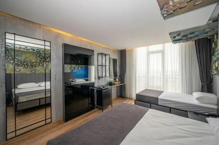 Photo - Continental Airport Hotel