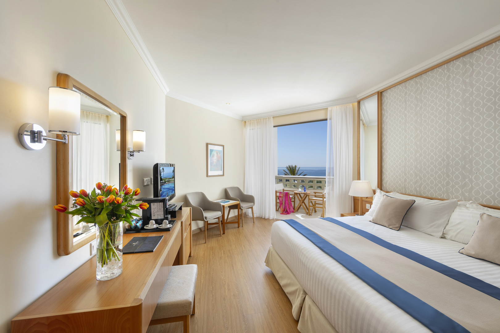 Foto - Constantinou Bros Athena Royal Beach Hotel