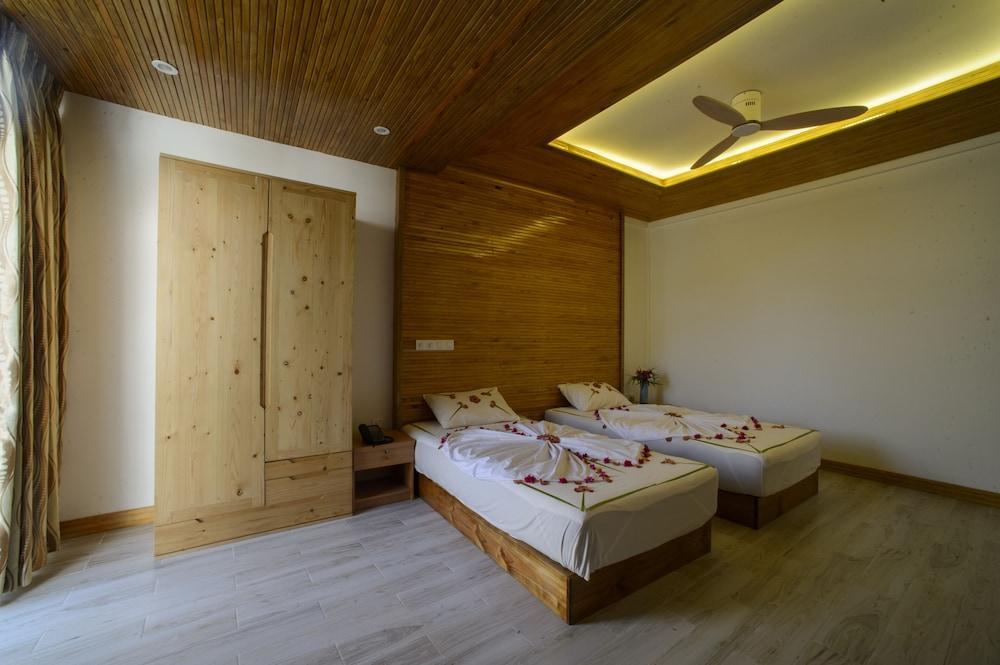 Foto - PERLA Dhangethi