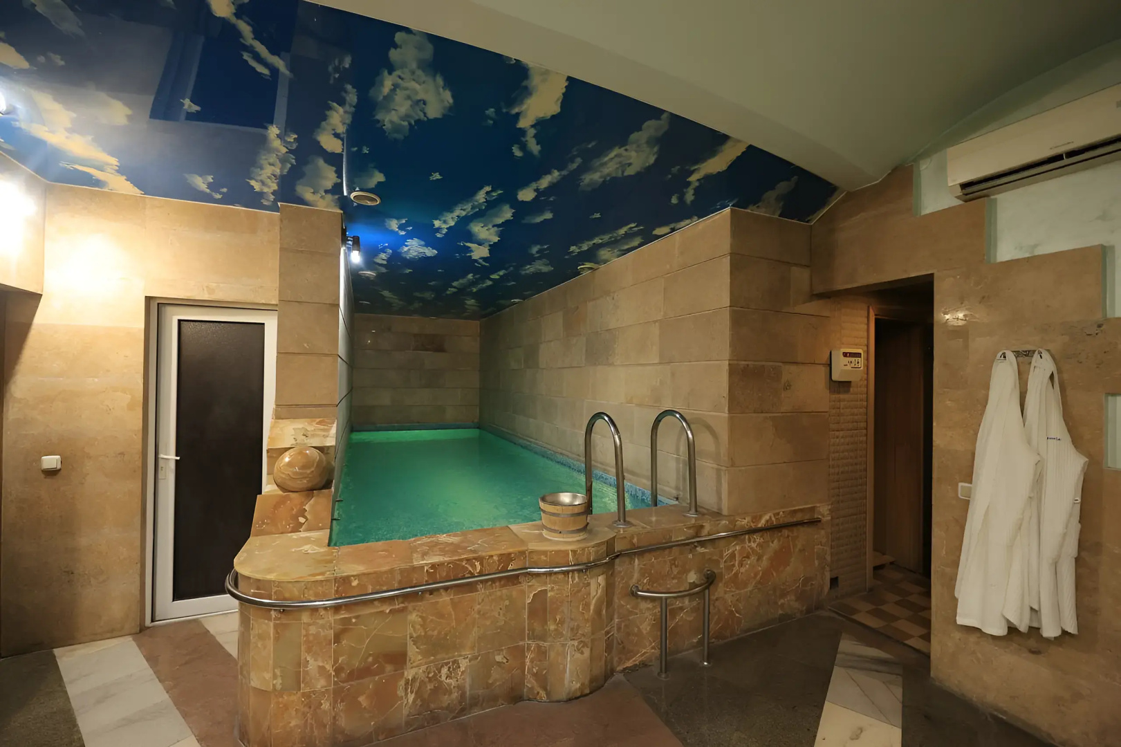 Foto - New Continental Hotel