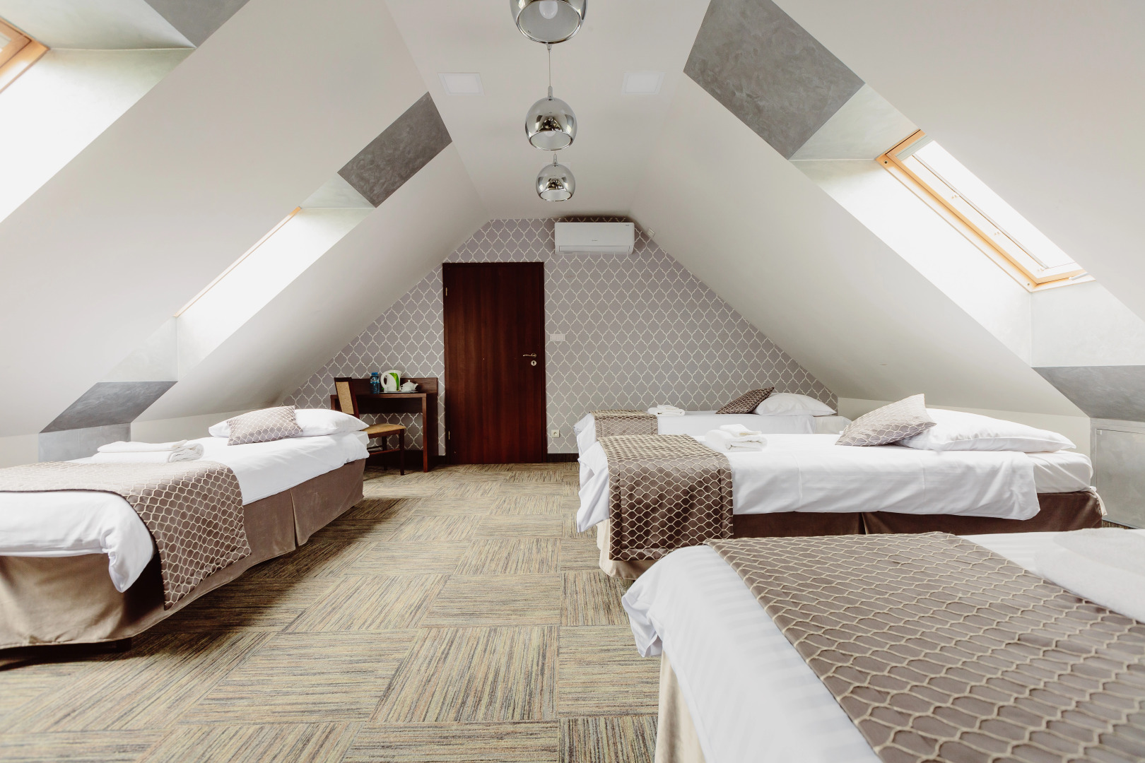 Foto - Hotel Fero Express POKOJE KLIMATYZOWANE AC