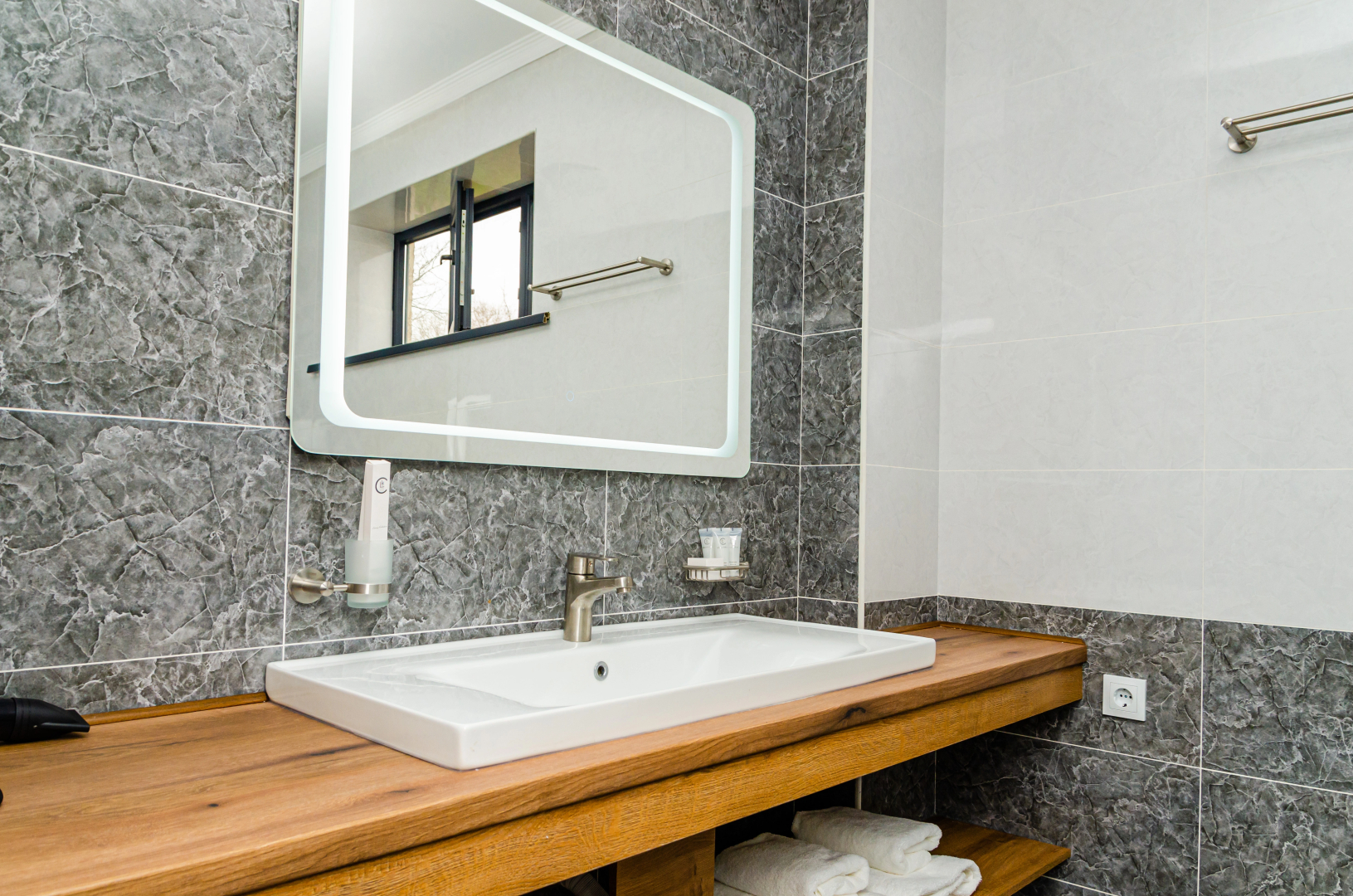 Foto - Dosman Hotel Bishkek