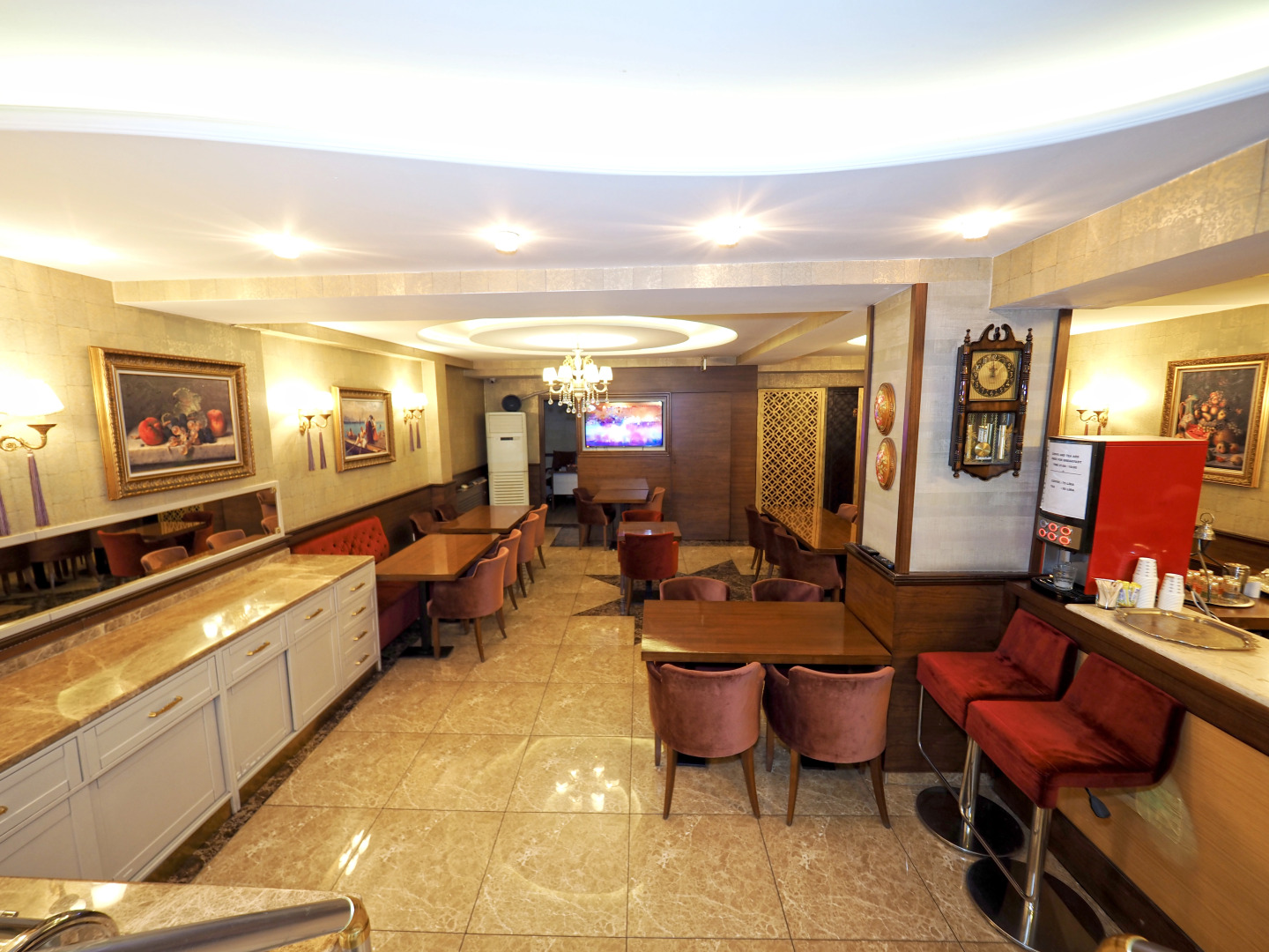 Photo - Elysion Hotel