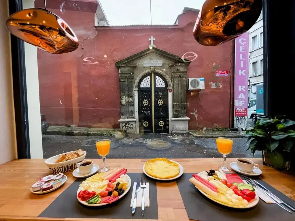 Photo - Weingart Istanbul