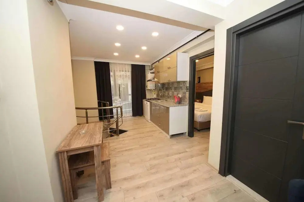 Photo - Corner Suite