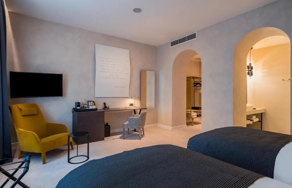 Photo - Monograph Freedom Square