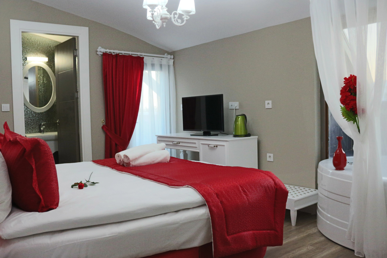 Photo - Microyal Hotel