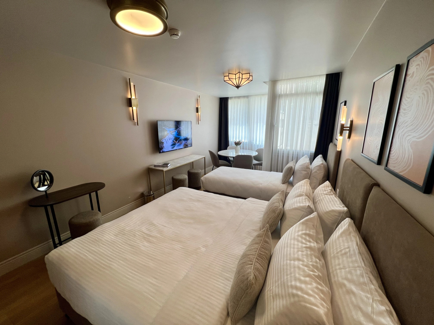 Photo - Weingart Suites Hotel