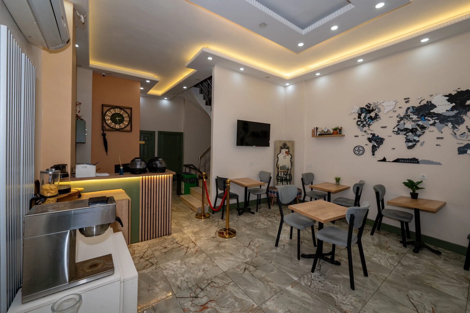 Photo - Rafinn Hotel